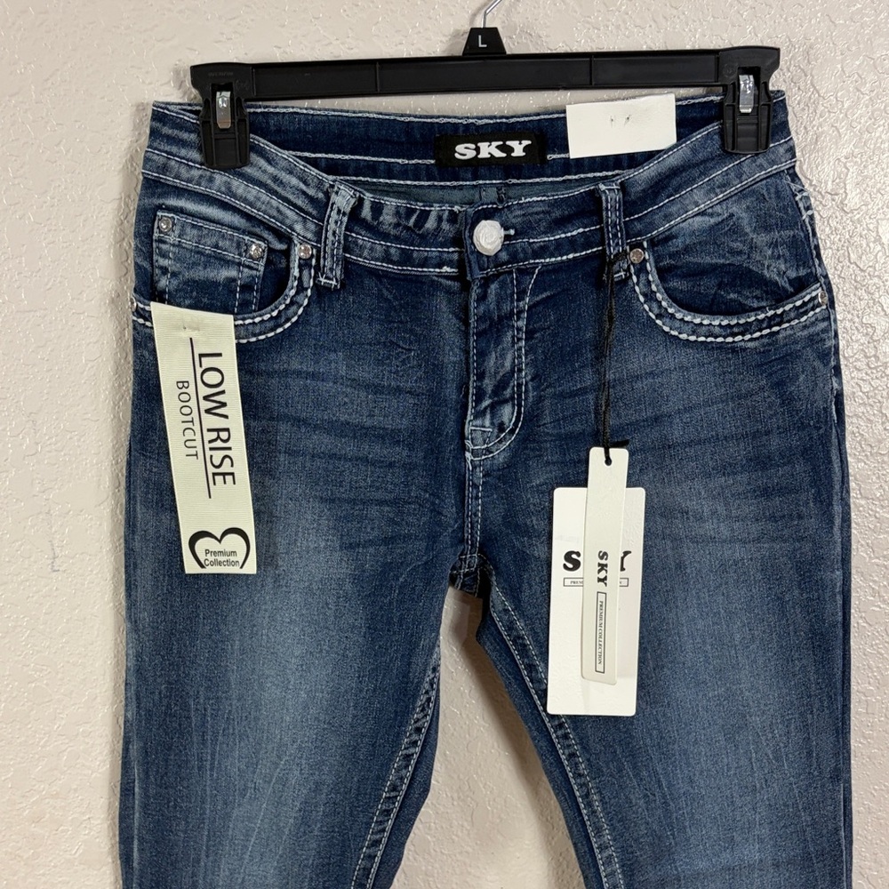 Sky Women's ,Low-Rise ,Boot Cut Jeans with Embellished Pockets,Size 13/31 - Picture 6 of 17